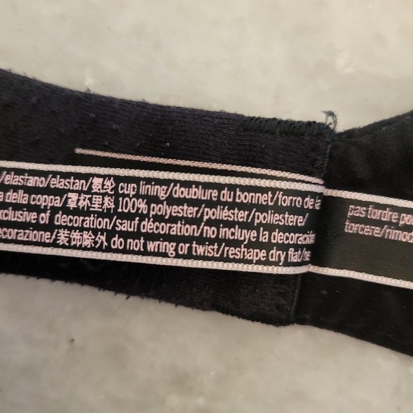 Victoria’s Secret Body By Victoria Black Lined Demi Bra Size 34D - Picture 9 of 10